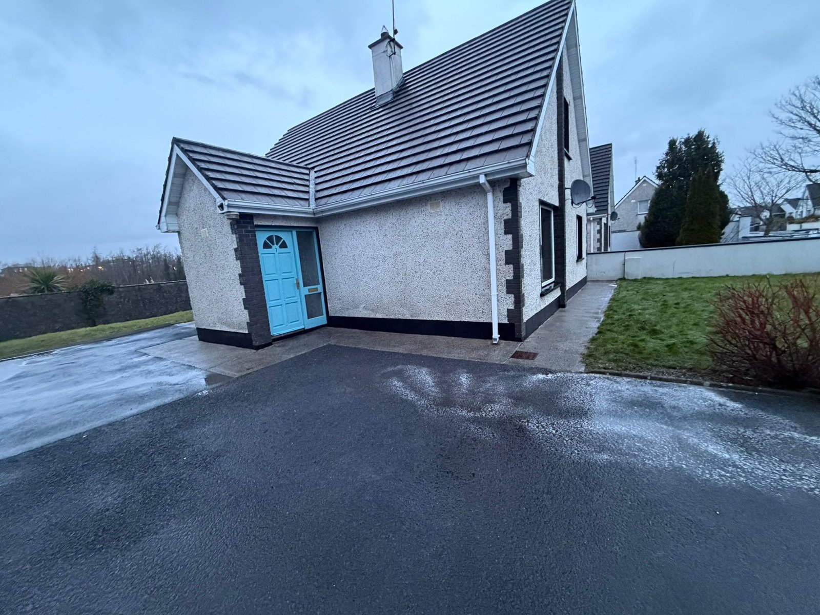 Soft Washing vs Pressure Washing: Which Is Right for Your Property?
